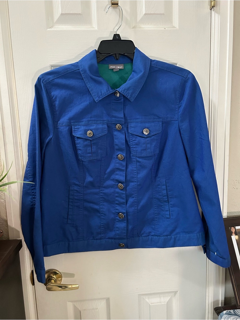 Roz & Ali Women's Royal Blue Button-Front Jean Jacket size XL.